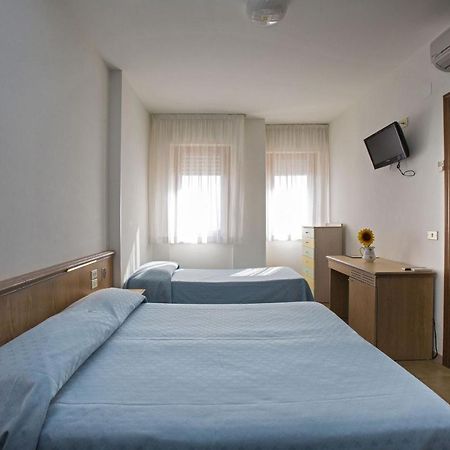 Hotel Esperia Альба-Адриатика Экстерьер фото