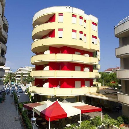 Hotel Esperia Альба-Адриатика Экстерьер фото