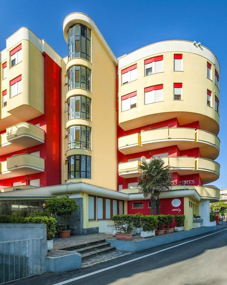 Hotel Esperia Альба-Адриатика Экстерьер фото