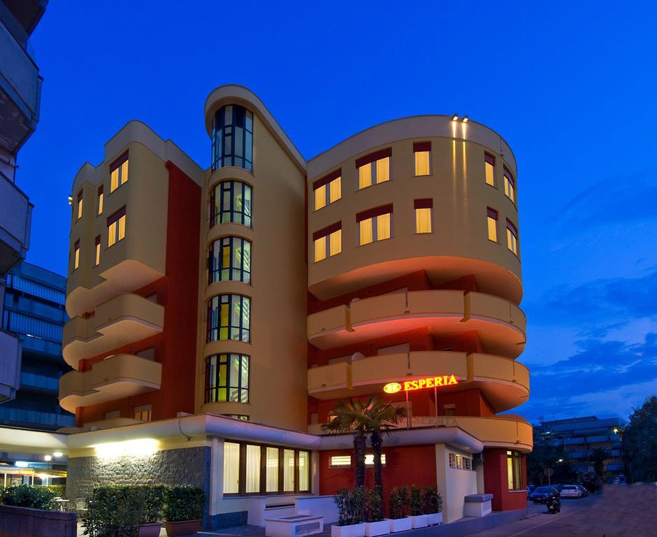 Hotel Esperia Альба-Адриатика Номер фото