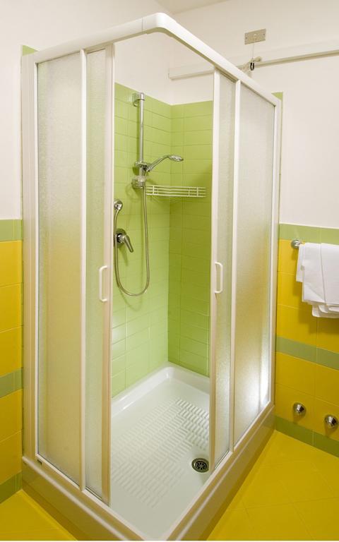 Hotel Esperia Альба-Адриатика Номер фото