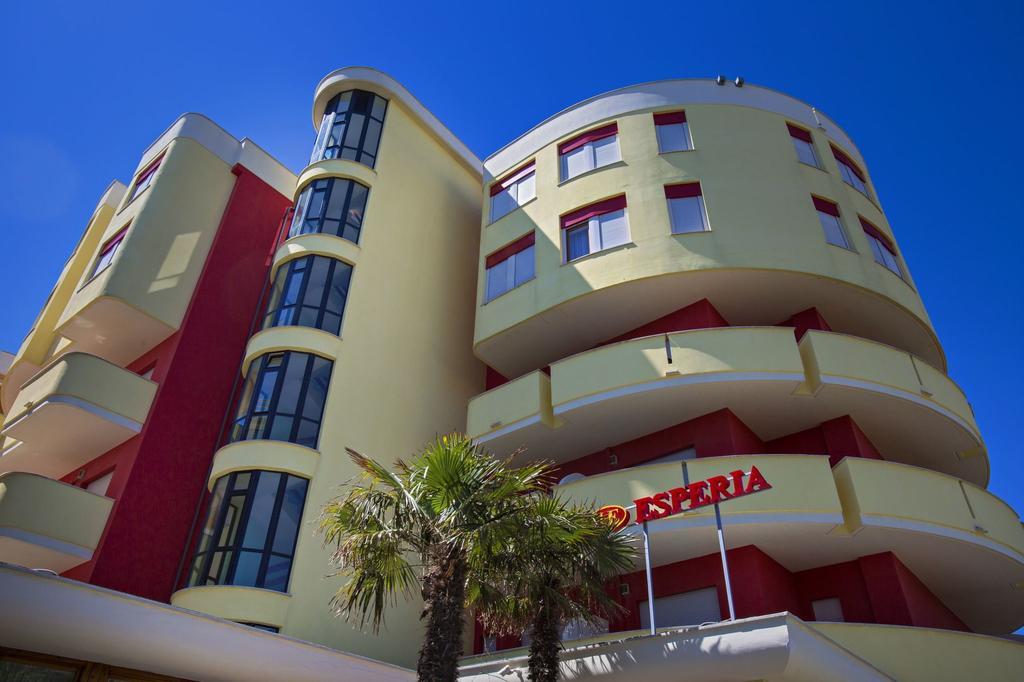 Hotel Esperia Альба-Адриатика Экстерьер фото
